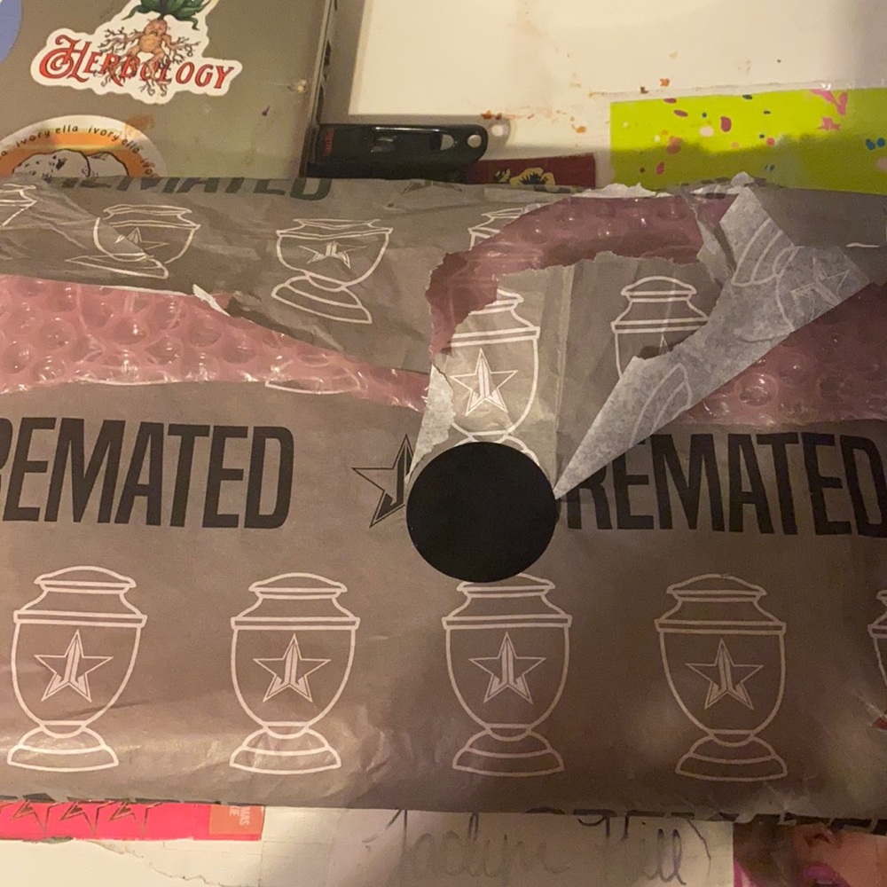 Jeffree Star cremated palette.